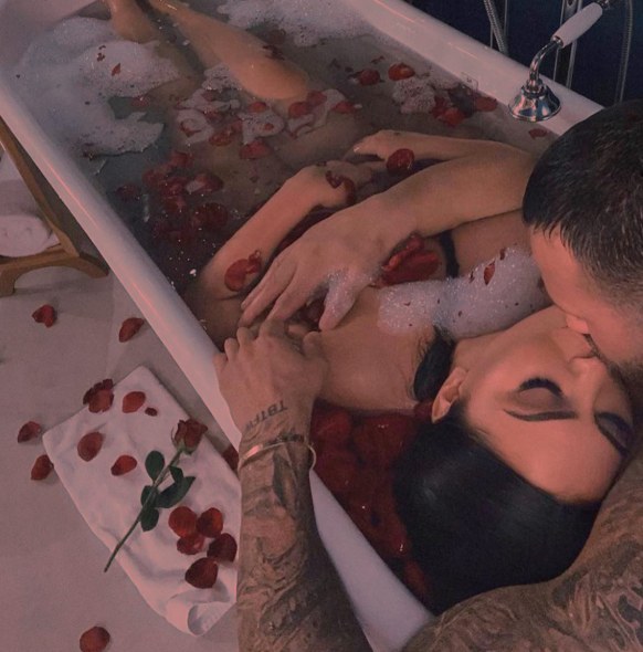 Learn How to Give a Sensual Massage With 15 Helpful Tips